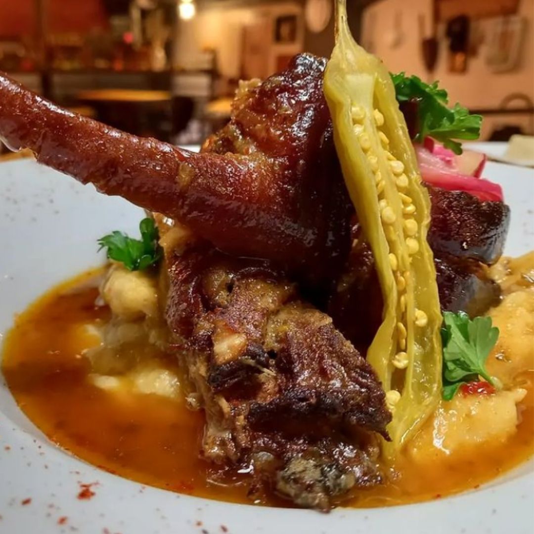 “Salvador cocina y café”:  ¡Comida típica, típica!